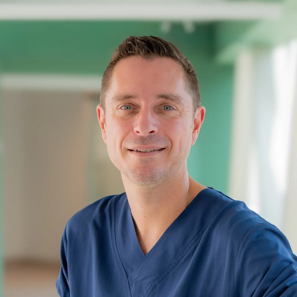 Dr. Raymond Bestman Raymond Bestman - Abdominaal, Metabool en Obesitaschirurg - Coördinator obesitasteam AZ Monica